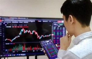 Nhận định thị trường chứng khoán ngày 31/7: Ưu tiên nắm giữ cổ phiếu đang hút dòng tiền