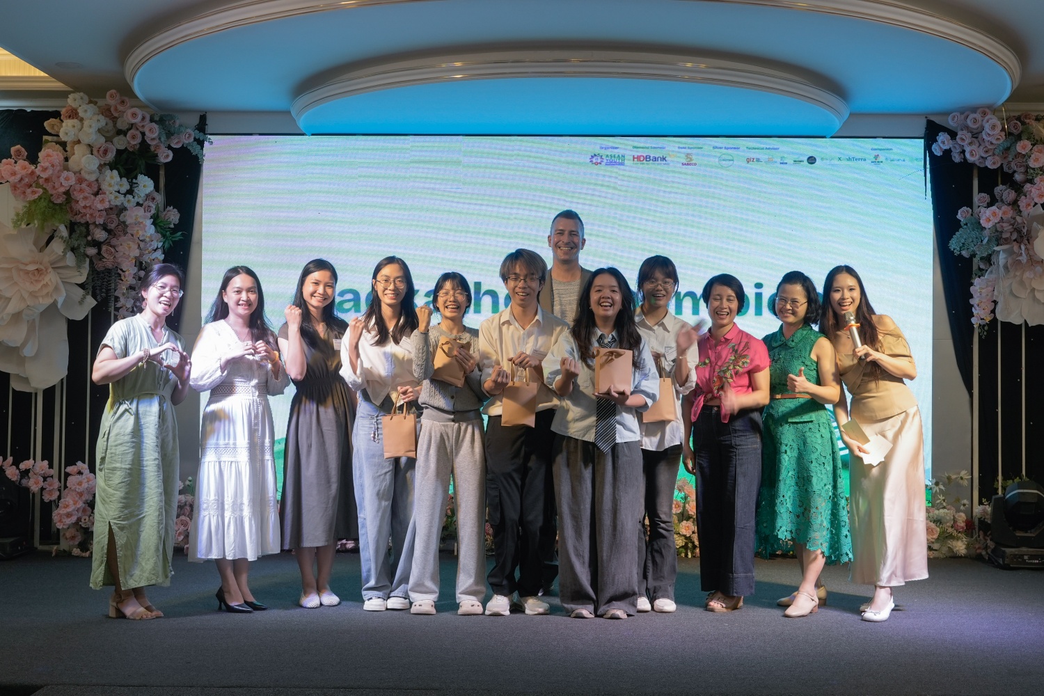 Re:City Hackathon 2026 - Giới trẻ Hà Nội chung tay kiến tạo giải pháp chuyển đổi xanh đô thị Re:City Hackathon 2026 - Giới trẻ Hà Nội chung tay kiến tạo giải pháp chuyển đổi xanh đô thị