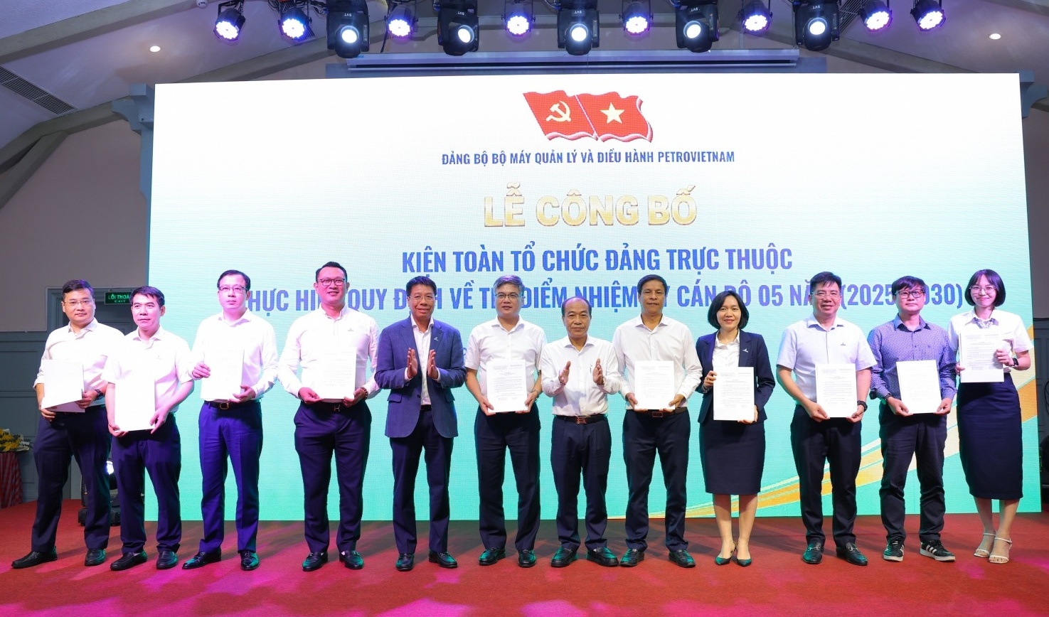 Đảng bộ Bộ máy QL&ĐH Petrovietnam kiện toàn tổ chức bộ máy các tổ chức đảng trực thuộc