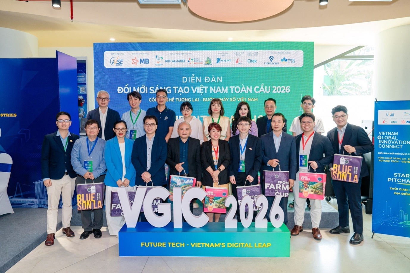 Dự án vật liệu xanh từ lá dứa của PVU đạt giải Vàng tại Vietnam Global Innovation Connect 2026 Dự án vật liệu xanh từ lá dứa của PVU đạt giải Vàng tại Vietnam Global Innovation Connect 2026