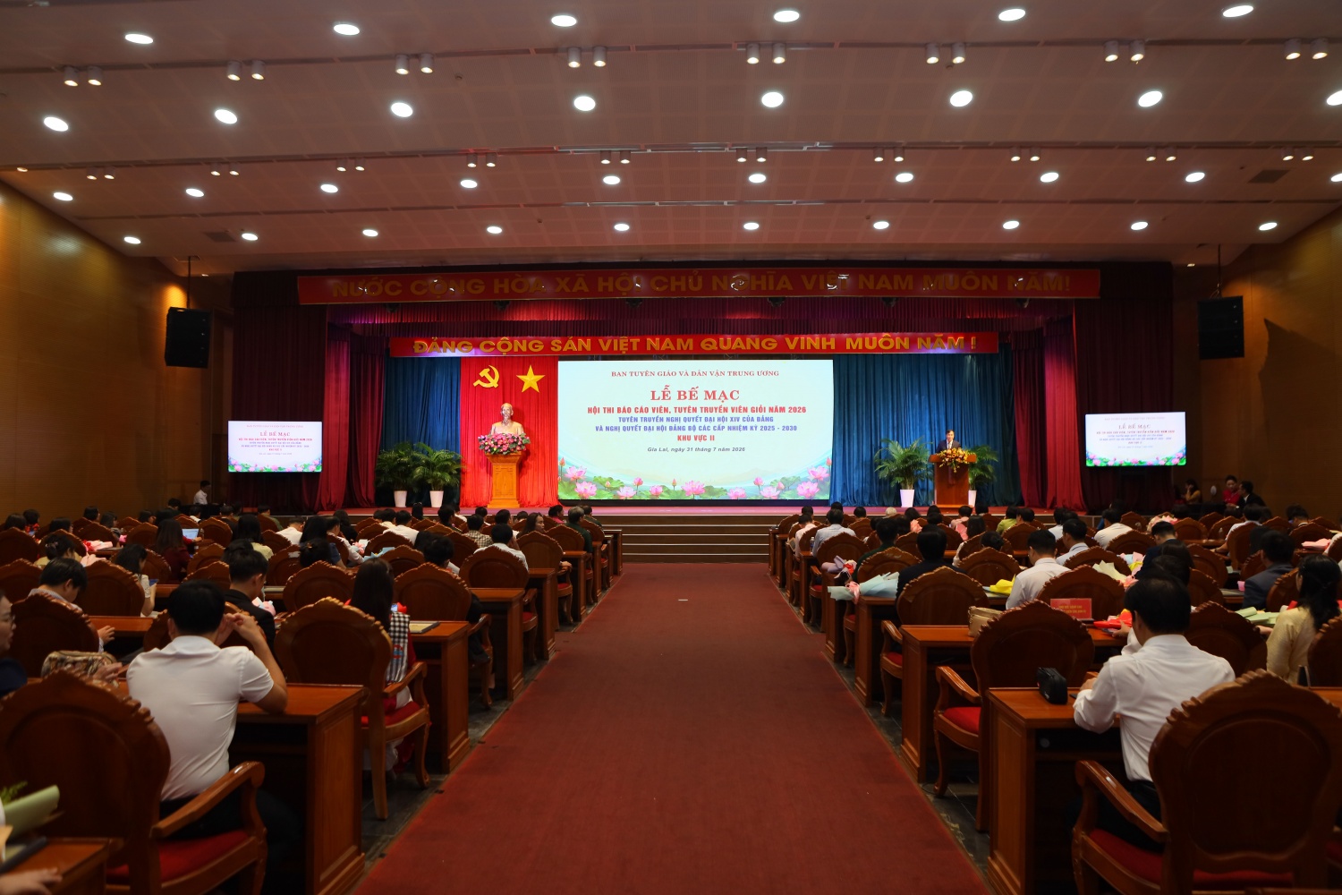 Đại diện Petrovietnam đạt giải Ba Hội thi Báo cáo viên, tuyên truyền viên giỏi Khu vực II Đại diện Petrovietnam đạt giải Ba Hội thi Báo cáo viên, tuyên truyền viên giỏi Khu vực II