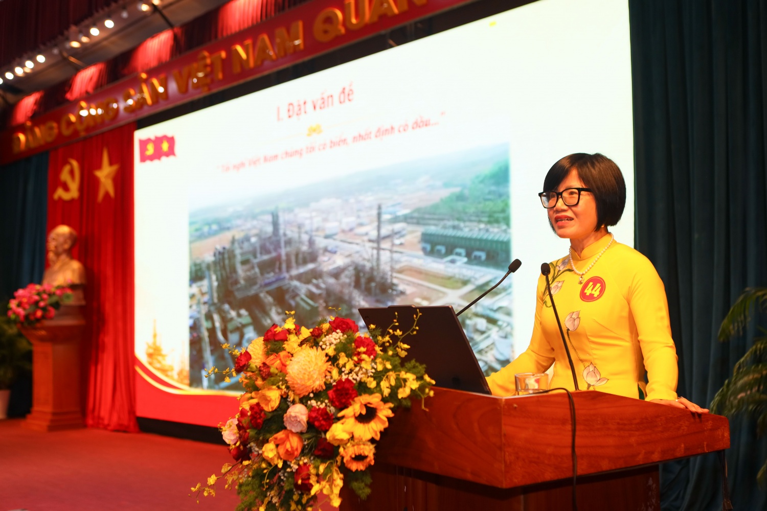 Đại diện Petrovietnam đạt giải Ba Hội thi Báo cáo viên, tuyên truyền viên giỏi Khu vực II Đại diện Petrovietnam đạt giải Ba Hội thi Báo cáo viên, tuyên truyền viên giỏi Khu vực II