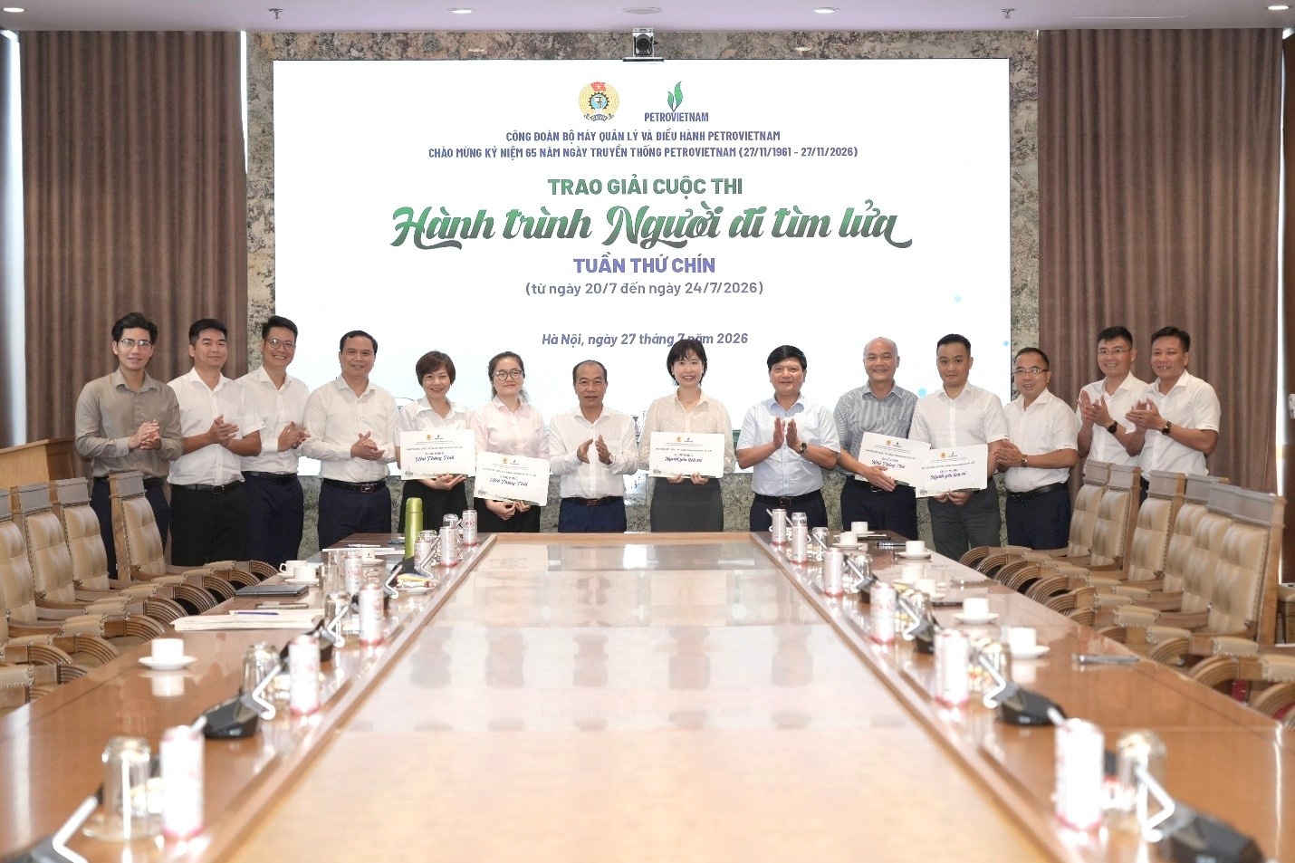Khép lại Chặng 1 “Hành trình Người đi tìm lửa”: Khi lịch sử Petrovietnam lan tỏa trong mỗi người lao động Khép lại Chặng 1 “Hành trình Người đi tìm lửa”: Khi lịch sử Petrovietnam lan tỏa trong mỗi người lao động