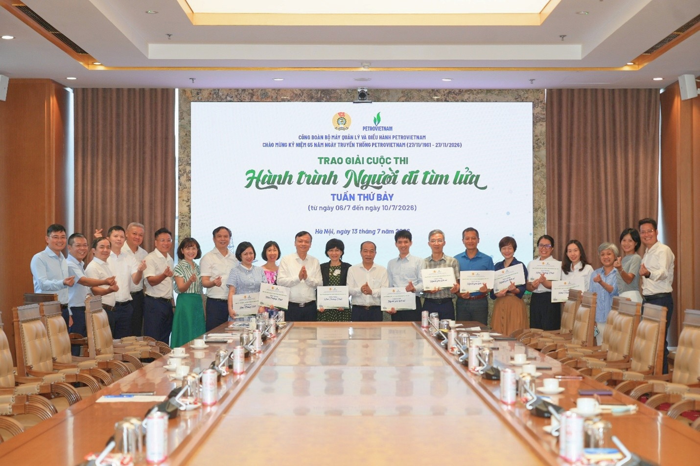Khép lại Chặng 1 “Hành trình Người đi tìm lửa”: Khi lịch sử Petrovietnam lan tỏa trong mỗi người lao động Khép lại Chặng 1 “Hành trình Người đi tìm lửa”: Khi lịch sử Petrovietnam lan tỏa trong mỗi người lao động