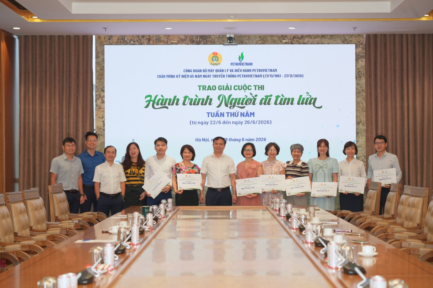 Khép lại Chặng 1 “Hành trình Người đi tìm lửa”: Khi lịch sử Petrovietnam lan tỏa trong mỗi người lao động Khép lại Chặng 1 “Hành trình Người đi tìm lửa”: Khi lịch sử Petrovietnam lan tỏa trong mỗi người lao động