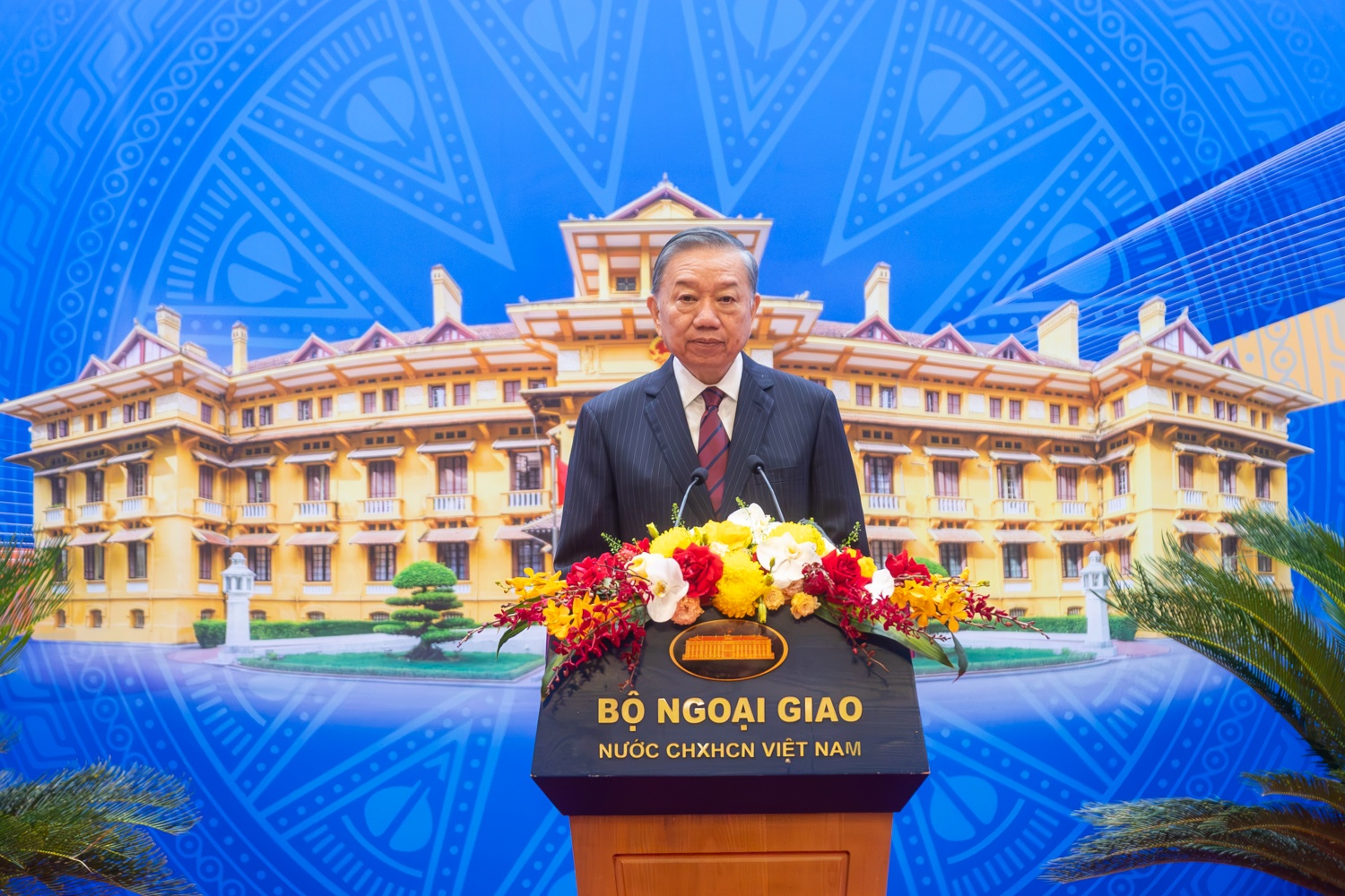 Tổng Bí thư, Chủ tịch nước Tô Lâm: Đối ngoại phải phát huy vai trò tiên phong, góp phần bảo vệ Tổ quốc từ sớm, từ xa