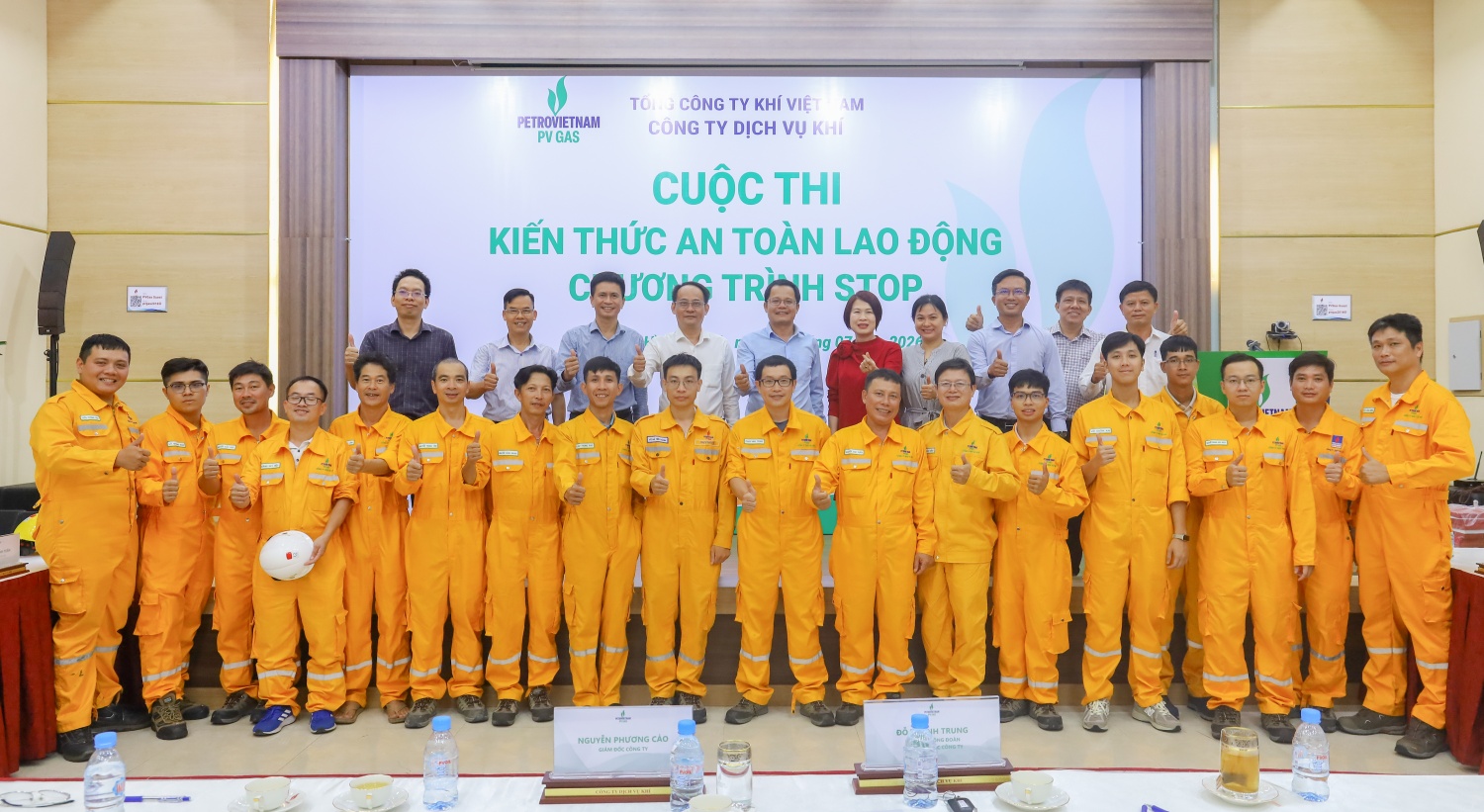 Các đại biểu và thí sinh tại Cuộc thi