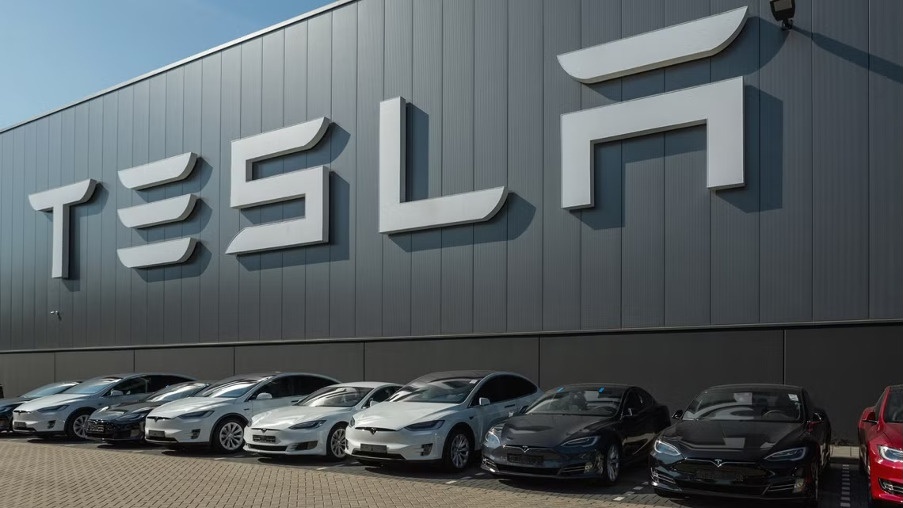 Thị trường xe điện tuần qua: Tesla dồn lực cho cuộc đua robot và AI