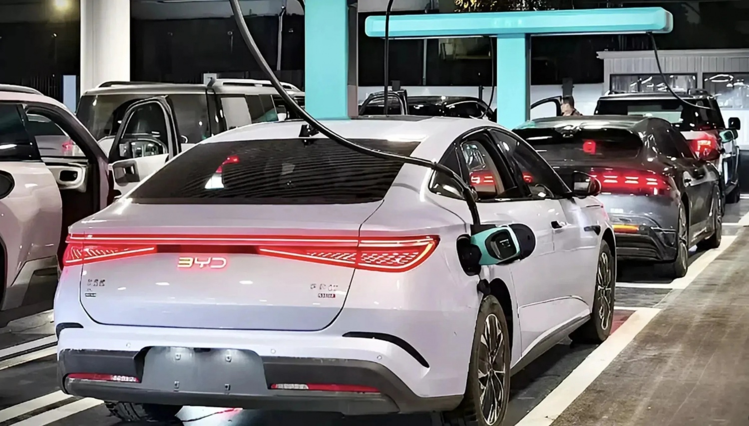 Thị trường xe điện tuần qua: Tesla dồn lực cho cuộc đua robot và AI Thị trường xe điện tuần qua: Tesla dồn lực cho cuộc đua robot và AI