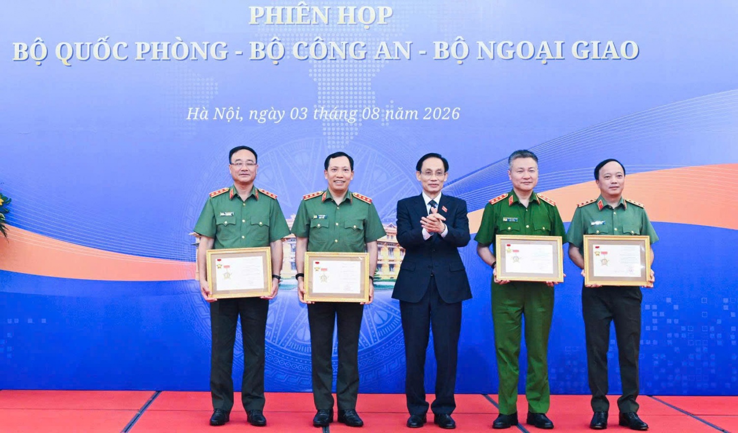 Bộ Quốc phòng, Bộ Công an và Bộ Ngoại giao tăng cường phối hợp trong giai đoạn mới Bộ Quốc phòng, Bộ Công an và Bộ Ngoại giao tăng cường phối hợp trong giai đoạn mới