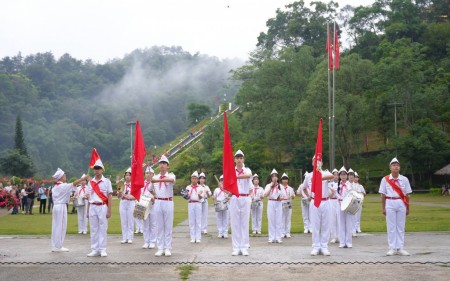 Khi nghi thức Đội không còn thẳng hàng