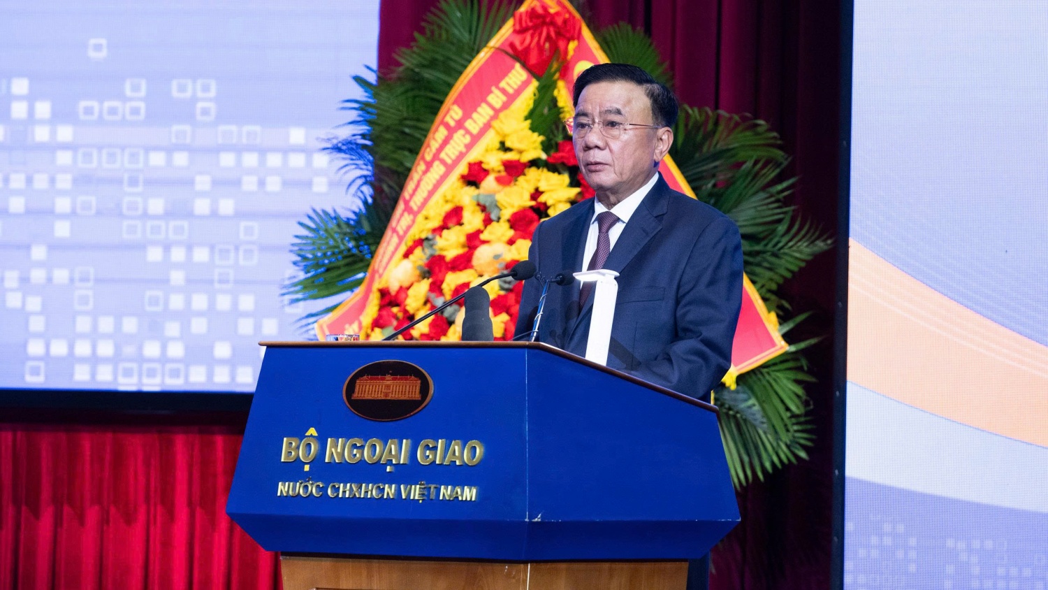Nhận thức đúng vị trí, vai trò của đối ngoại Đảng và đối ngoại nhân dân trong tình hình mới