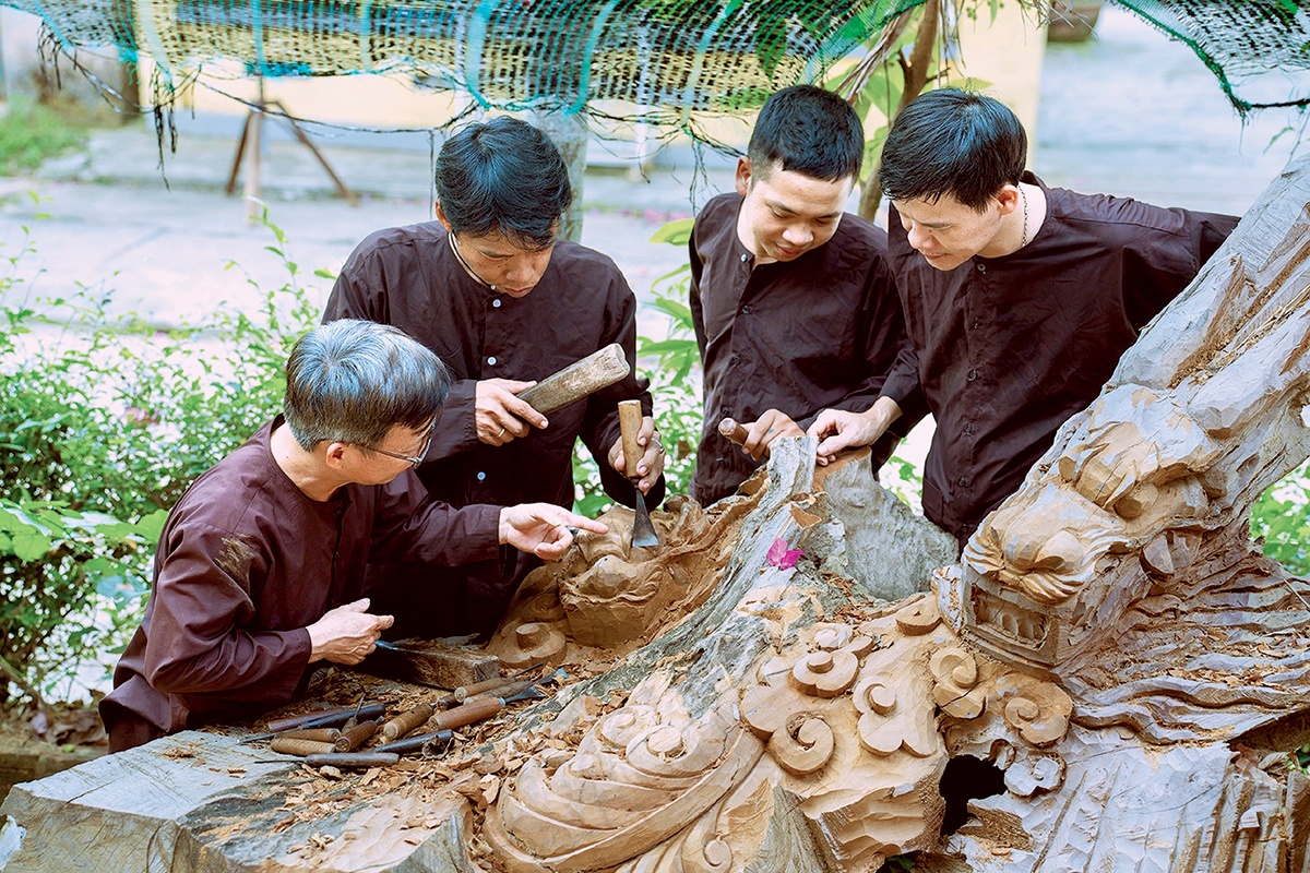Người kể chuyện bằng gỗ