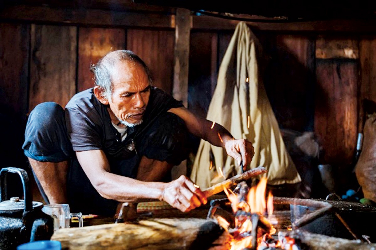 Chông chênh mắt lửa Chông chênh mắt lửa