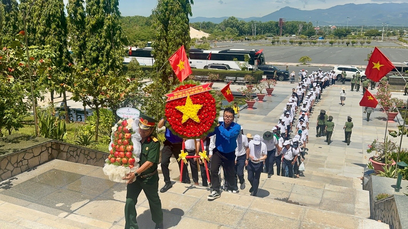 BSR và hành trình theo dấu chân hùng thiêng tại các địa chỉ đỏ BSR và hành trình theo dấu chân hùng thiêng tại các địa chỉ đỏ