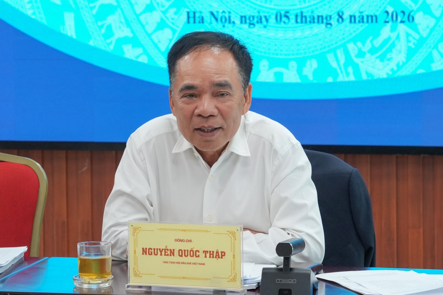 Hoàn thiện Luật Dầu khí để tạo đột phá về thể chế và nâng cao năng lực cạnh tranh Hoàn thiện Luật Dầu khí để tạo đột phá về thể chế và nâng cao năng lực cạnh tranh