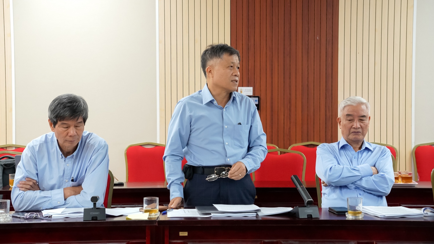 Hoàn thiện Luật Dầu khí để tạo đột phá về thể chế và nâng cao năng lực cạnh tranh Hoàn thiện Luật Dầu khí để tạo đột phá về thể chế và nâng cao năng lực cạnh tranh