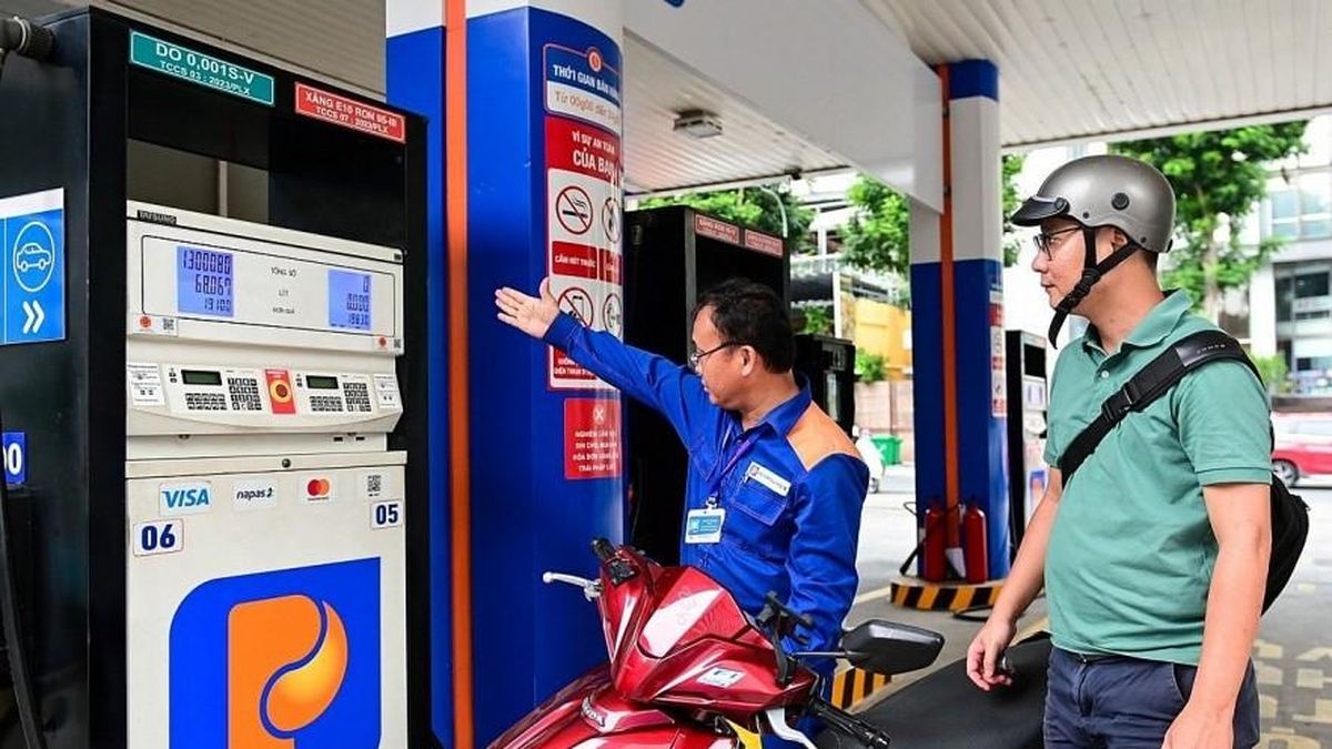 Giá xăng dầu đồng loạt giảm, E10 ở mức hơn 22.300 đồng/lít