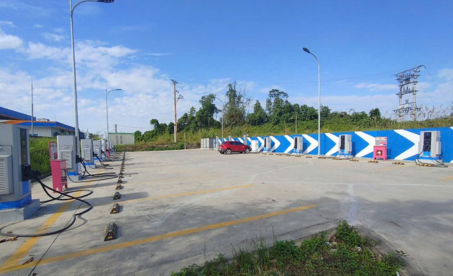 Bộ Xây dựng yêu cầu khẩn trương hoàn thiện hạ tầng sạc điện tại các trạm dừng nghỉ đường bộ Bộ Xây dựng: Khẩn trương hoàn thiện hạ tầng sạc điện tại các trạm dừng nghỉ