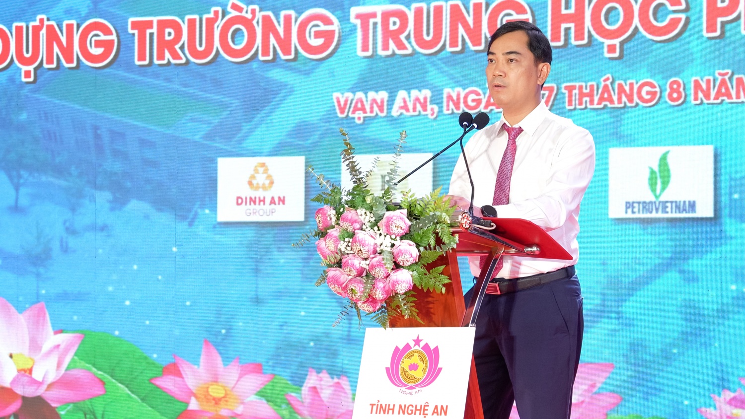 [CHÙM ẢNH] Petrovietnam đồng hành xây dựng Trường THPT Nam Đàn 1, chung tay vun đắp nguồn nhân lực tương lai