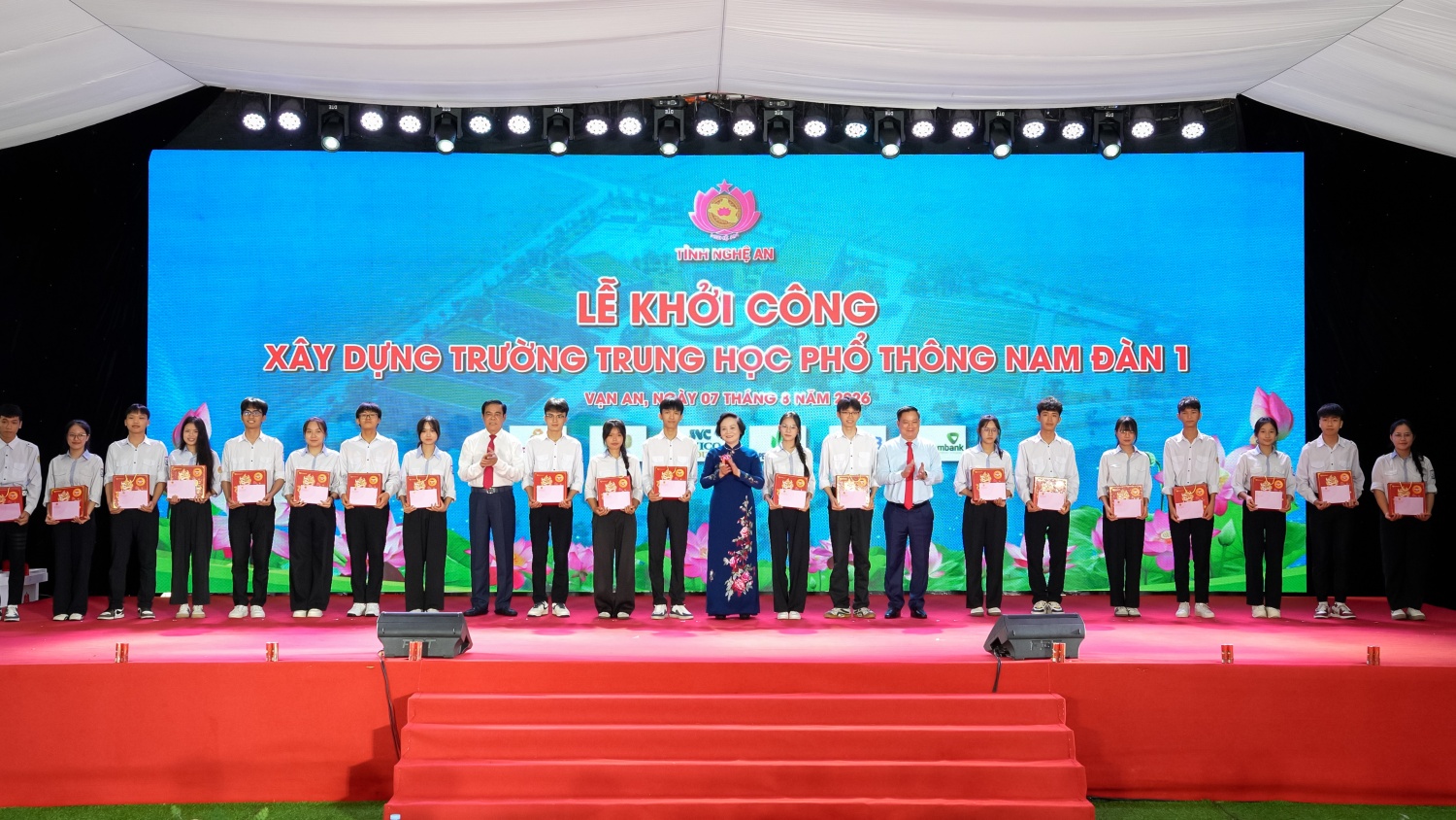 [CHÙM ẢNH] Petrovietnam đồng hành xây dựng Trường THPT Nam Đàn 1, chung tay vun đắp nguồn nhân lực tương lai