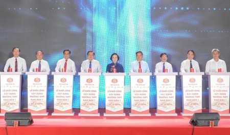 [CHÙM ẢNH] Petrovietnam đồng hành xây dựng Trường THPT Nam Đàn 1, chung tay vun đắp nguồn lực tương lai