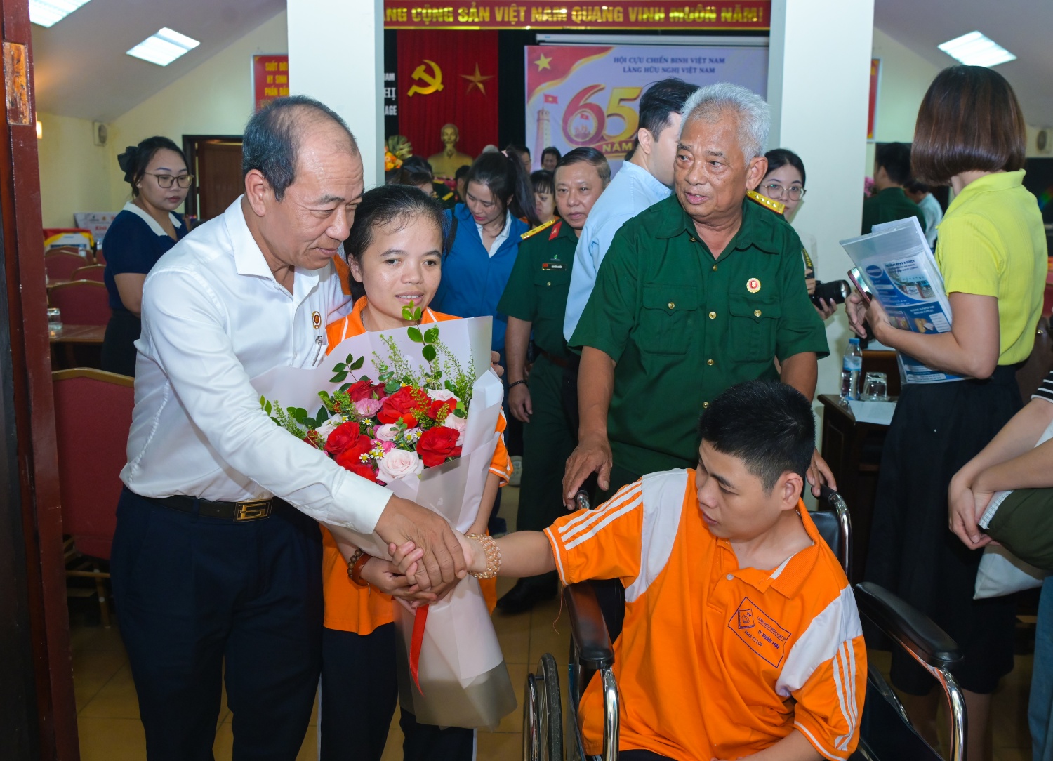 Petrovietnam lan tỏa nghĩa tình, sẻ chia với nạn nhân chất độc da cam Petrovietnam lan tỏa nghĩa tình, sẻ chia với nạn nhân chất độc da cam