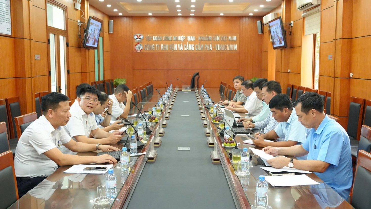 Tháng 7 năm 2026, TKV sản xuất đạt gần 3 triệu tấn than nguyên khai TKV giao ban điều hành sản xuất tháng 8