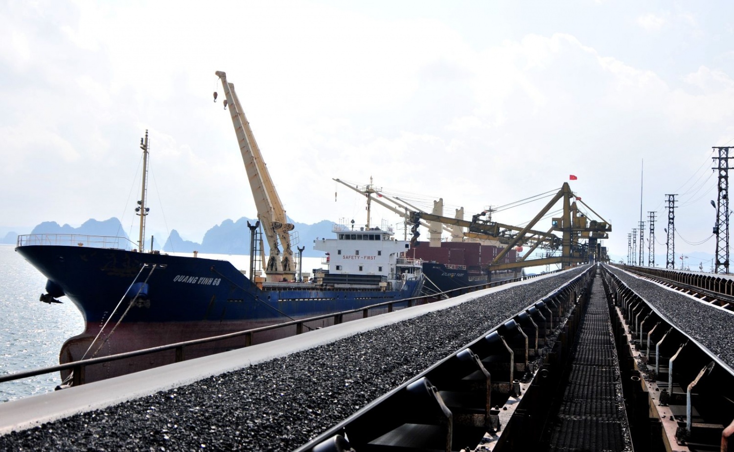 TKV: Đảm bảo kế hoạch tiêu thụ, đáp ứng đủ than cho nền kinh tế TKV tiêu thụ than