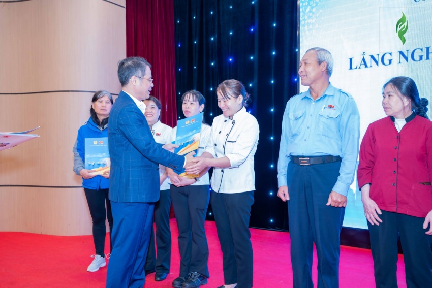 Công đoàn Vietsovpetro tổ chức Diễn đàn “Lắng nghe đoàn viên, người lao động nói”: Đổi mới, thiết thực và đồng hành từ cơ sở Công đoàn Vietsovpetro tổ chức Diễn đàn “Lắng nghe đoàn viên, người lao động nói”: Đồng hành cùng cơ sở