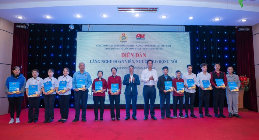 Công đoàn Vietsovpetro tổ chức Diễn đàn “Lắng nghe đoàn viên, người lao động nói”: Đổi mới, thiết thực và đồng hành từ cơ sở Công đoàn Vietsovpetro tổ chức Diễn đàn “Lắng nghe đoàn viên, người lao động nói”: Đồng hành cùng cơ sở