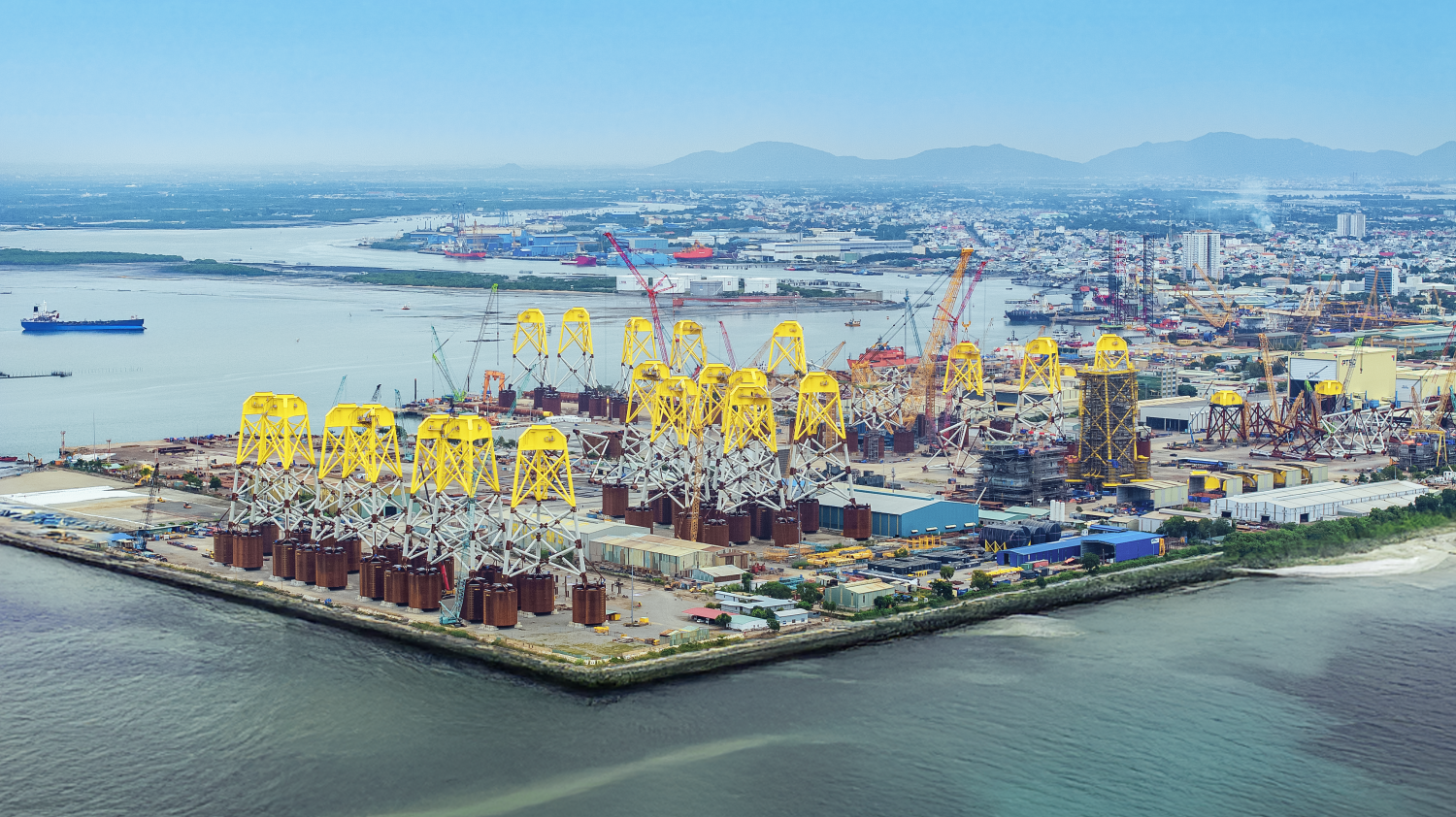 Petrovietnam kiến tạo trung tâm công nghiệp năng lượng từ sức mạnh “chuỗi giá trị”
