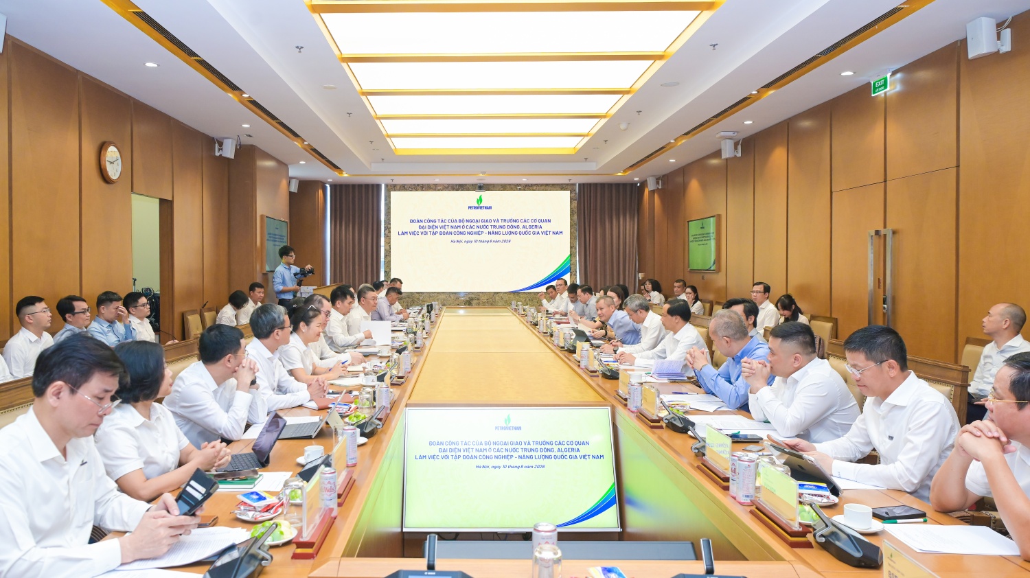 Đẩy mạnh ngoại giao năng lượng, mở rộng không gian phát triển cho Petrovietnam tại Trung Đông và Châu Phi Đẩy mạnh ngoại giao năng lượng, mở rộng không gian phát triển cho Petrovietnam tại Trung Đông và Châu Phi