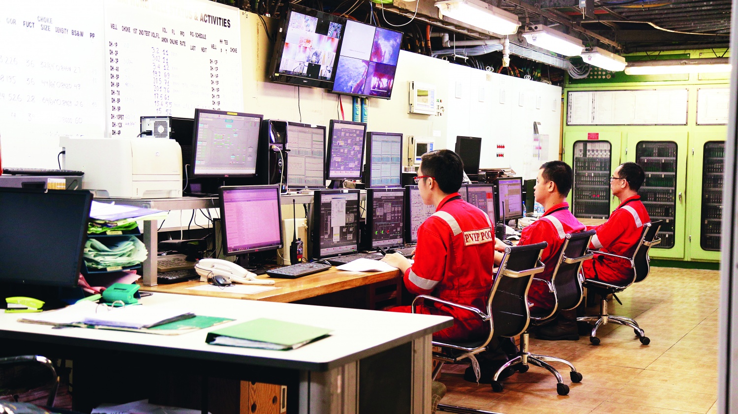 Những cuộc chiến thầm lặng trên giàn Đại Hùng 01 Những cuộc chiến thầm lặng trên giàn Đại Hùng 01