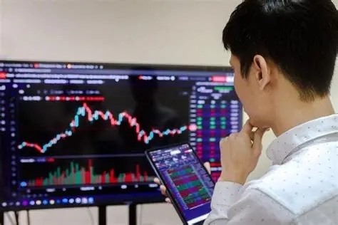Nhận định thị trường chứng khoán ngày 12/8: Tăng tỷ trọng cổ phiếu đang có lợi nhuận