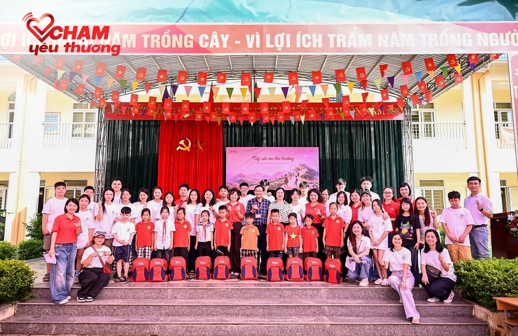 Quỹ Chạm Yêu Thương khởi động chương trình “Tiếp sức em tới trường 2026”