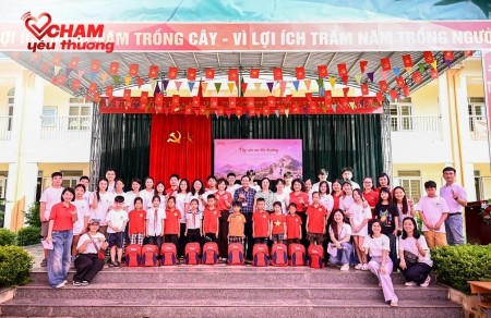 Quỹ Chạm Yêu Thương khởi động chương trình “Tiếp sức em tới trường 2026”