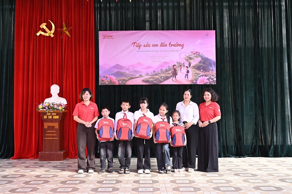 Quỹ Chạm Yêu Thương khởi động chương trình “Tiếp sức em tới trường 2026” Quỹ Chạm Yêu Thương khởi động chương trình “Tiếp sức em tới trường 2026”