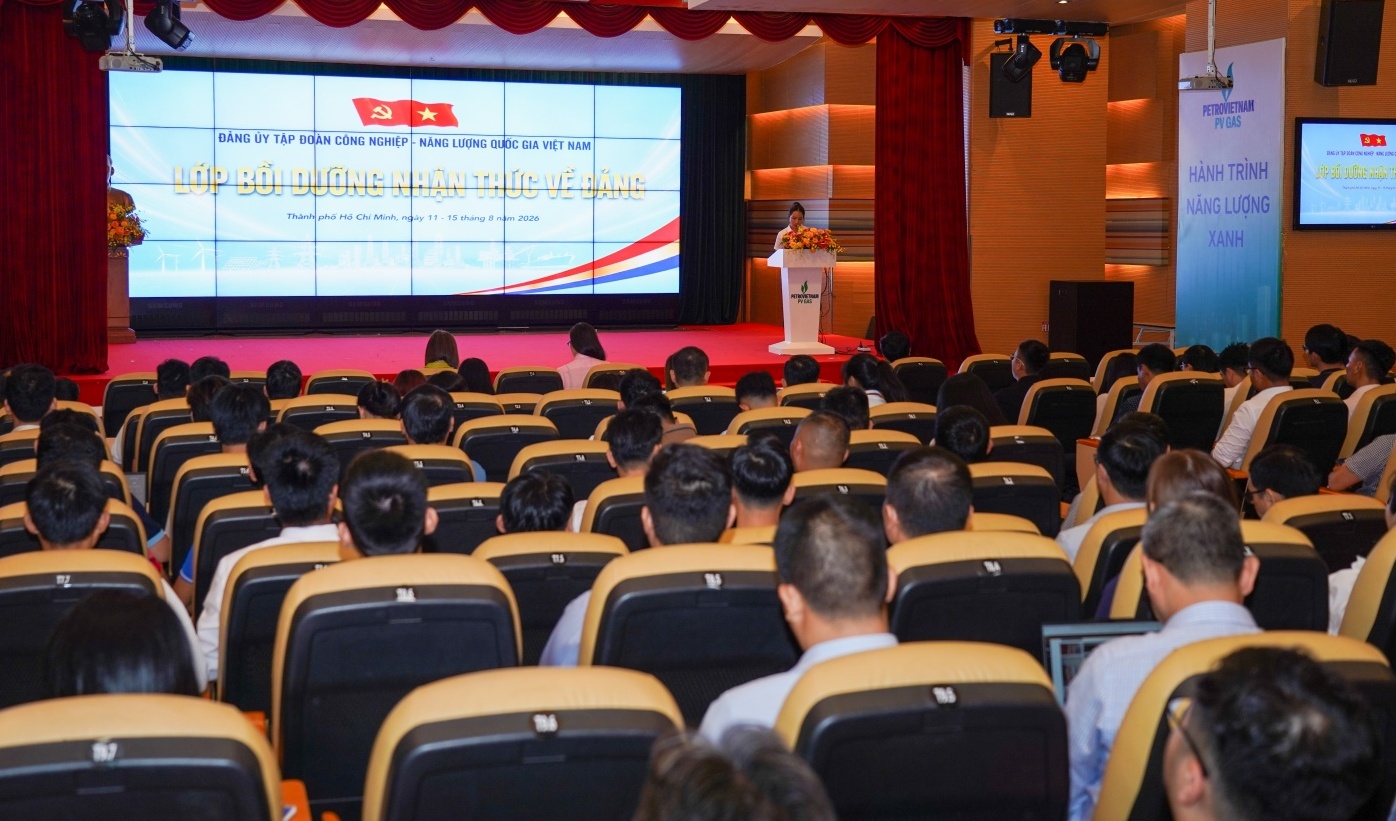 Bồi dưỡng nhận thức về Đảng, xây dựng nguồn lực cho chặng đường phát triển mới của Petrovietnam