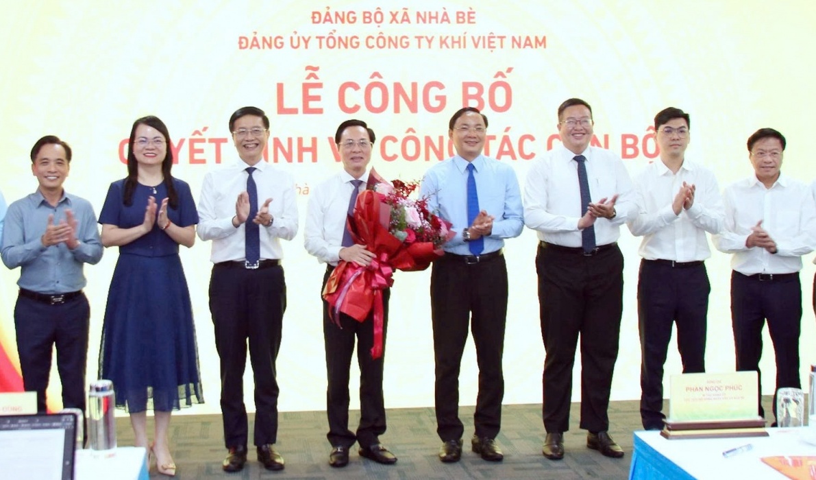 Đồng chí Bùi Minh Tiến giữ chức Bí thư Đảng ủy PV GAS