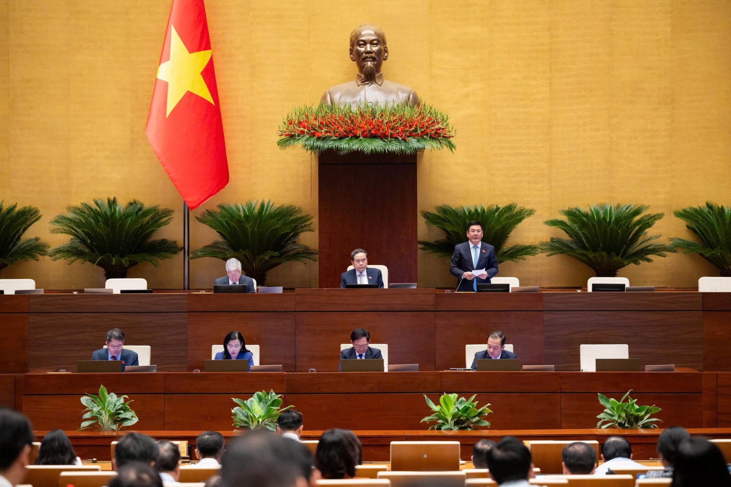 Đại biểu Quốc hội đề nghị minh bạch cơ chế chia sẻ hạ tầng, phân bổ băng tần viễn thông