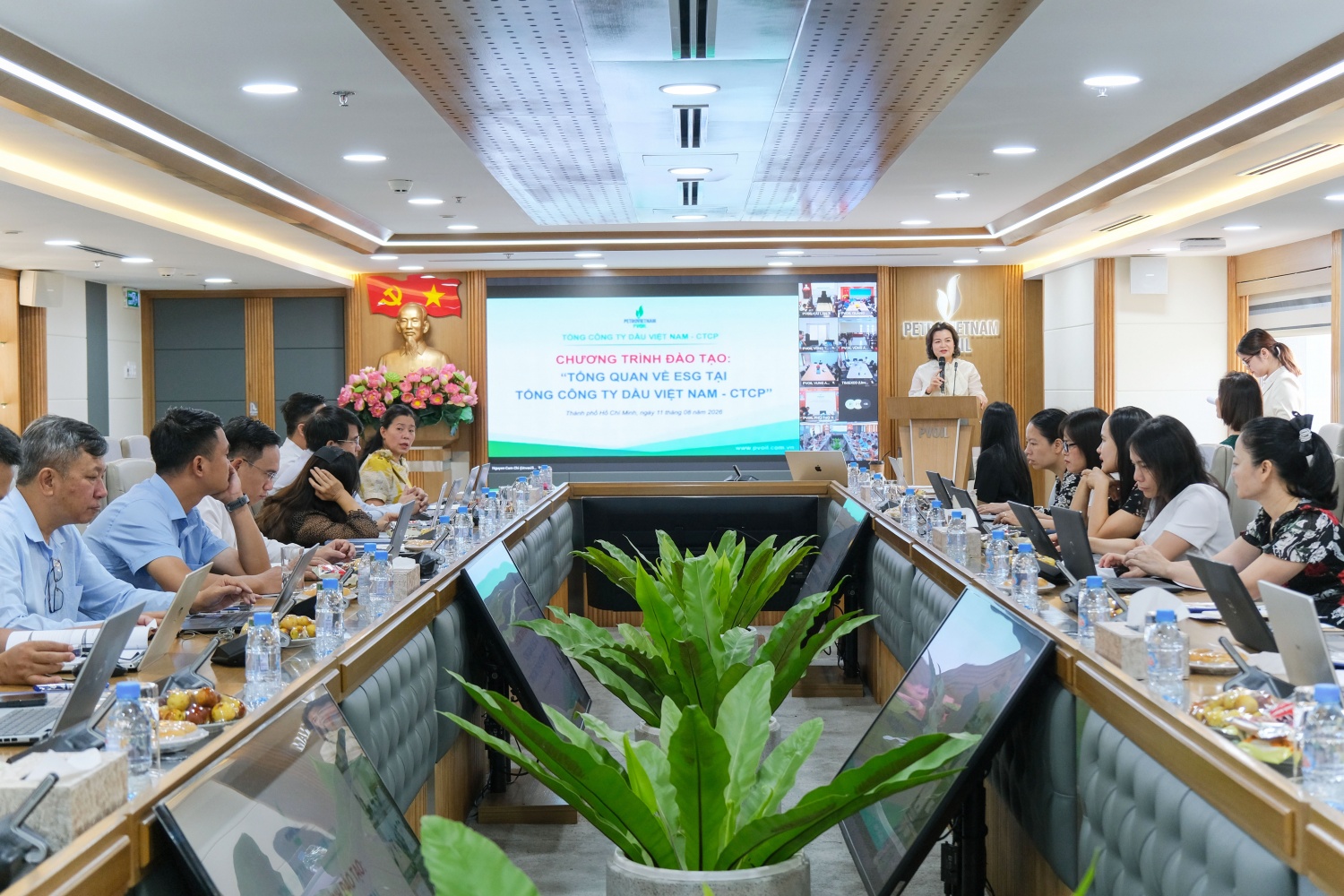Toàn cảnh chương trình. Toàn cảnh chương trình.