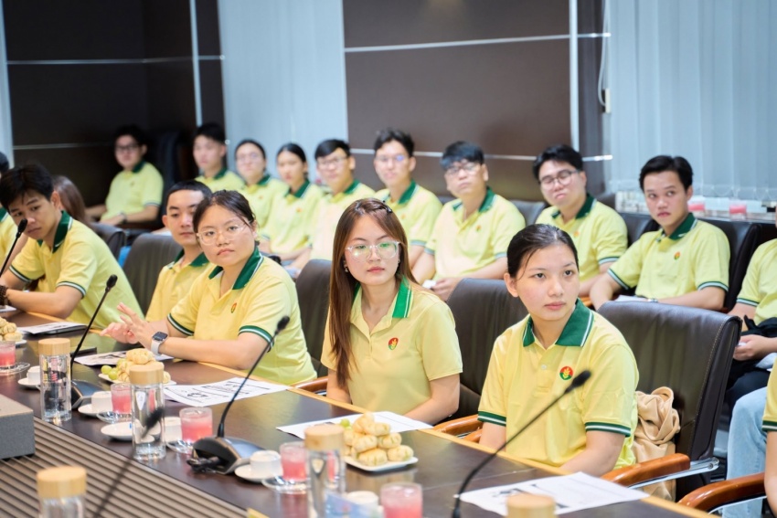 PVCFC trao “hành trang” nghề nghiệp cho thực tập sinh