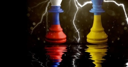 Ukraine tấn công nhà máy lọc dầu lớn của Gazprom