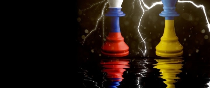 Ukraine tấn công nhà máy lọc dầu lớn của Gazprom