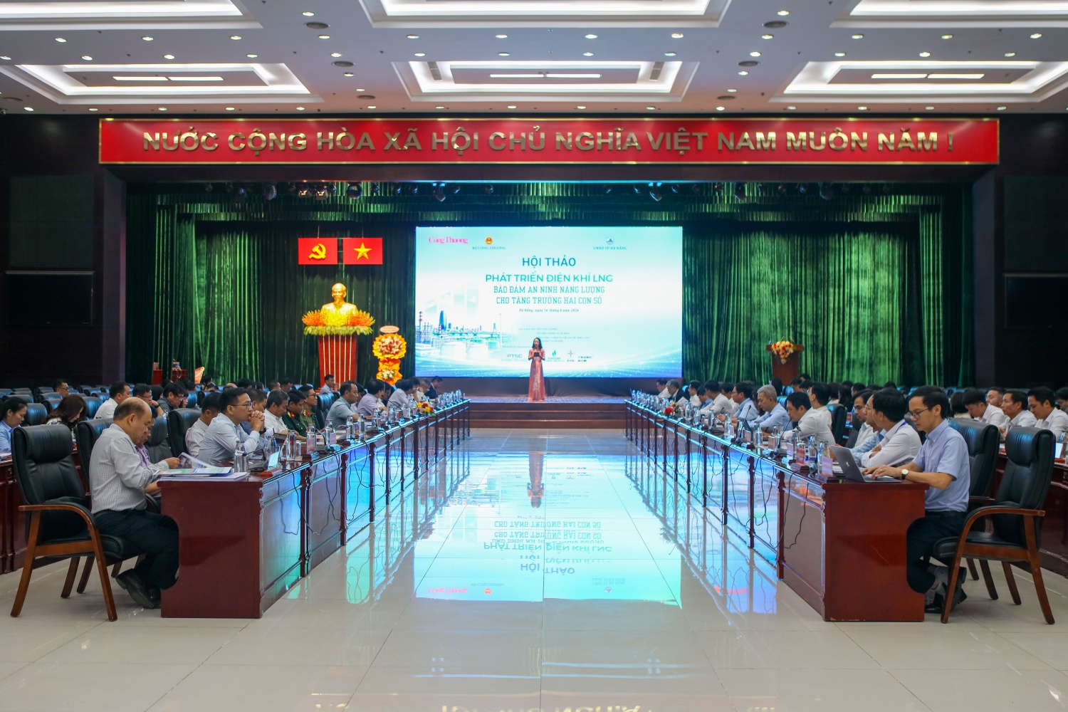 Cần mở rộng đối tượng được phép mua bán điện trực tiếp từ các dự án điện khí LNG Cần mở rộng đối tượng được phép mua bán điện trực tiếp từ các dự án điện khí LNG