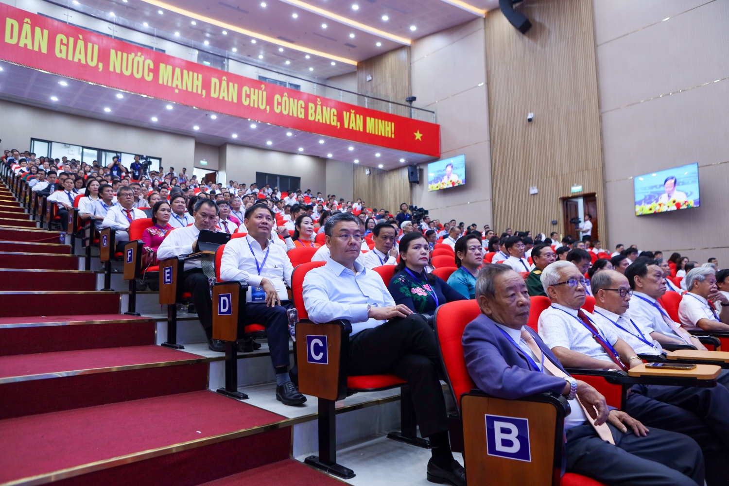 Lọc hoá dầu và gang thép góp phần khẳng định vị thế của KKT Dung Quất Lọc hoá dầu và gang thép góp phần khẳng định vị thế của KKT Dung Quất