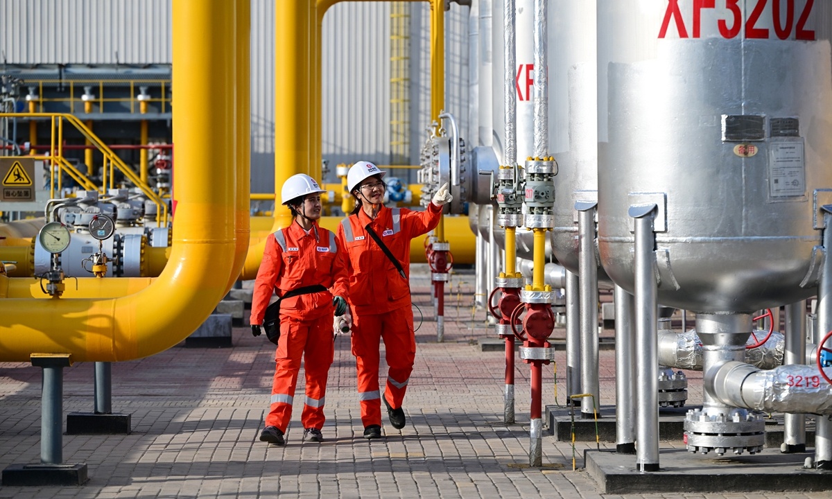 Trung Quốc vượt qua “cơn bão dầu” từ xung đột Mỹ - Iran như thế nào? Trung Quốc vượt qua “cơn bão dầu” từ xung đột Mỹ - Iran như thế nào?