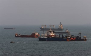 "Điểm nóng" Trung Đông ngày 16/8: Tàu chở dầu bị tấn công ở eo biển Hormuz