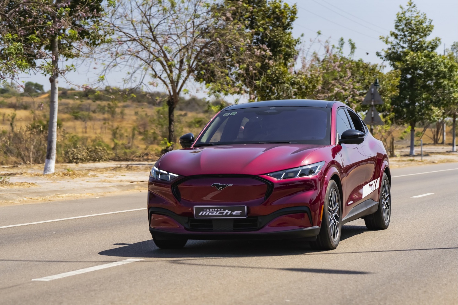 Thị trường xe điện tuần qua: Sắp ra mắt mẫu sedan điện tầm hoạt động 800 km Thị trường xe điện tuần qua: Vào mùa tựu trường, một số mẫu xe máy điện tăng giá
